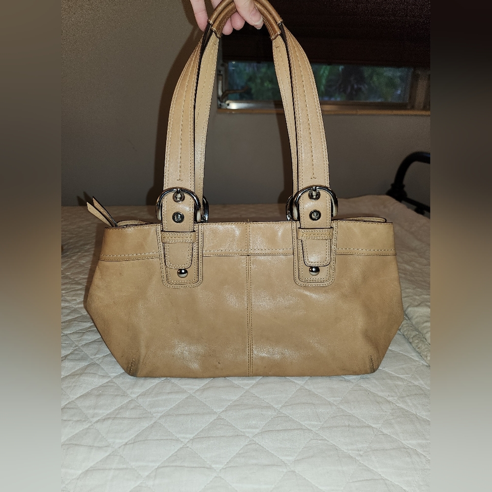 COACH leather vintage large Soho Bag in tan - Picture 6 of 12